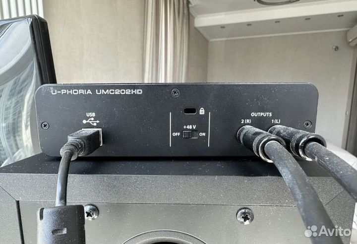 Звуковая карта Behringer umc202hd