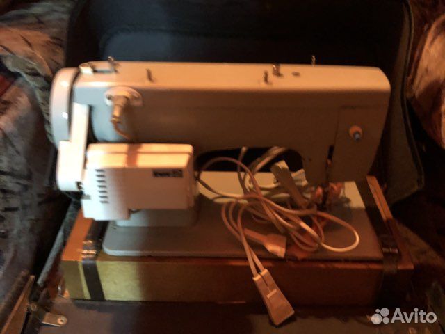 Швейная машина Чайка