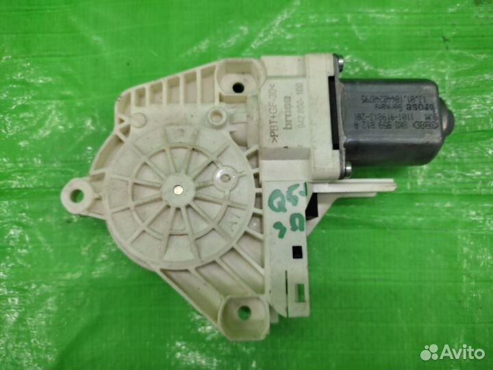 Моторчик стеклоподъемника з/п 8K0959812A VAG