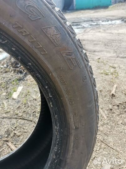 Triangle TR777 215/55 R17