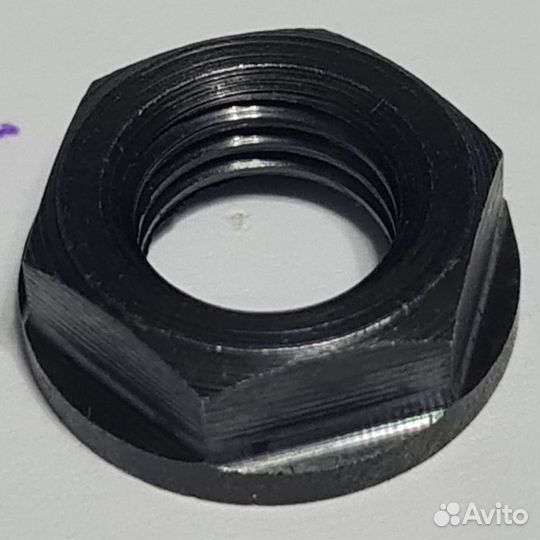 Гайка крепления пиньона Yamaha 9.9-15, F8-20