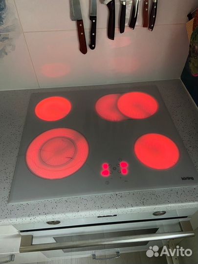 Электрическая варочная панель 4 конфорки Korting