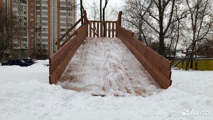 Зимняя деревянная горка swan-1