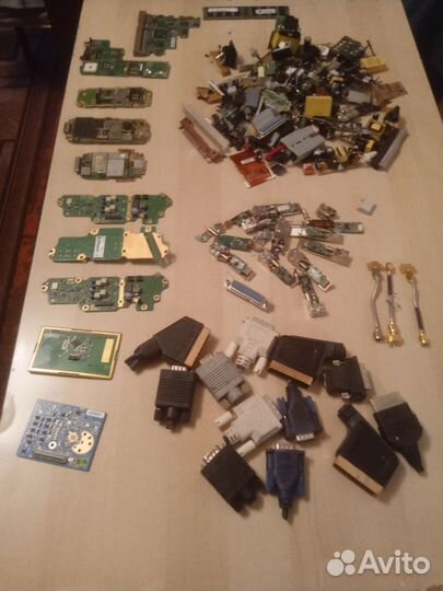 Радио детали срезки, телефоны и далее