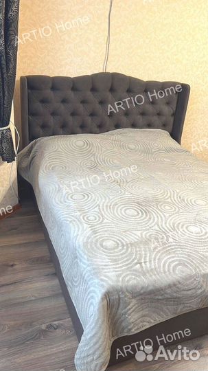 Кровать с изголовьем