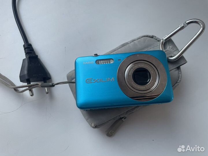 Компактный фотоаппарат Casio Exilim EX-Z800