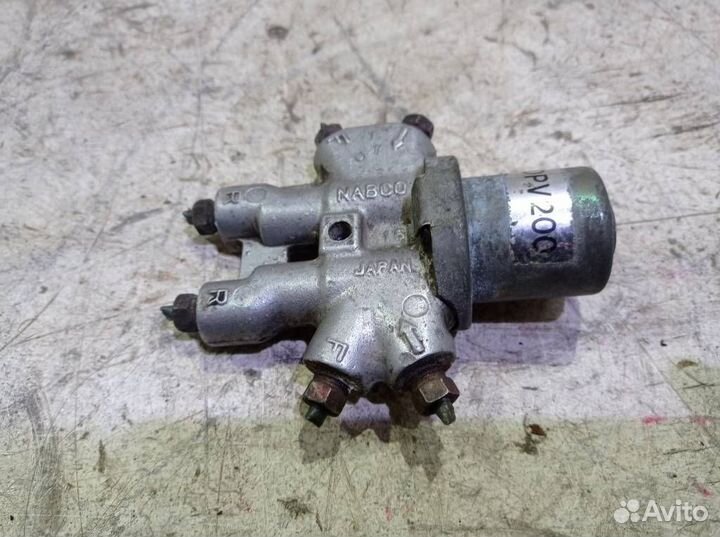 Распределитель тормозных усилий