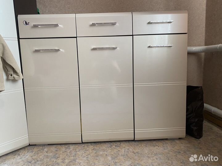 Шкаф 4 х дверный и комод