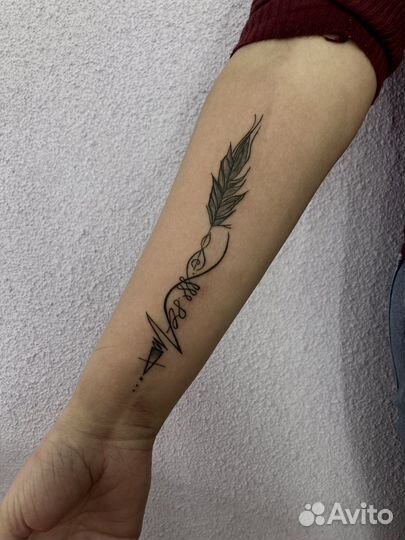 Мастер татуировки