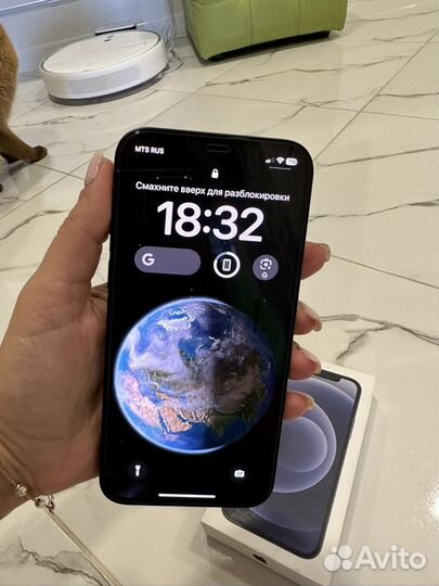 Телефон iPhone 12