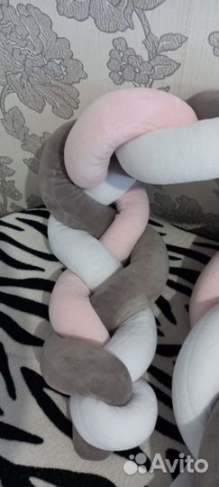 Бортик в кроватку