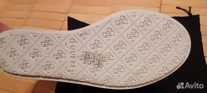 Ботиночки новые Guess