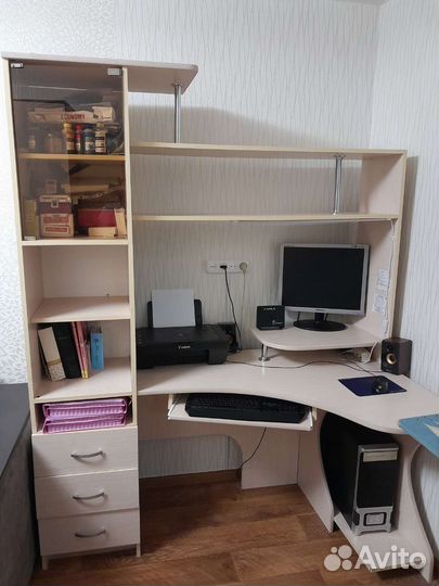 Компьютерный стол