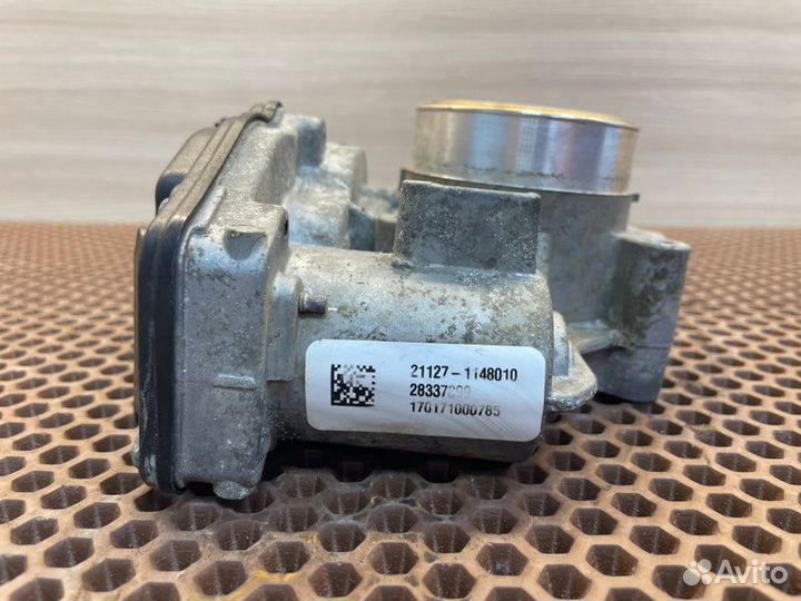 Дроссельная заслонка LADA X-Ray