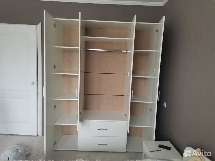 Шкаф распашной новый