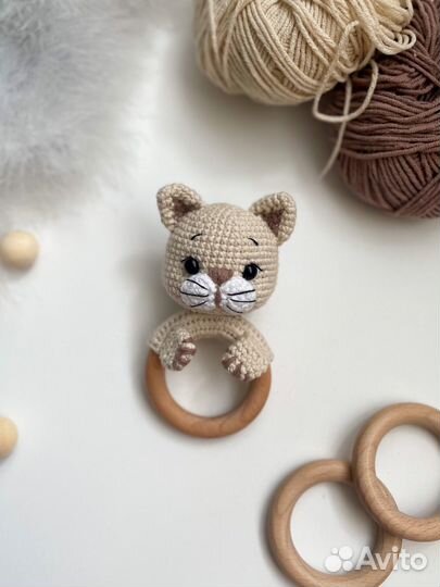 Вязаные погремушки, шуршащие ушки