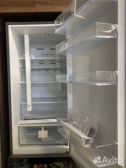 Холодильник lex новый