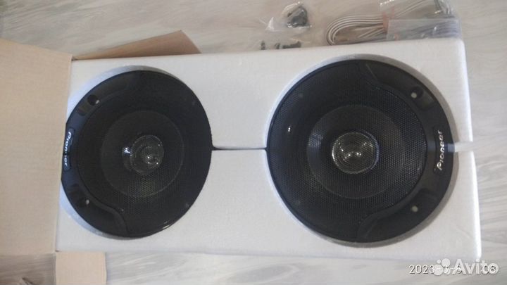 Автомобильная акустика Pioneer TS-1001i