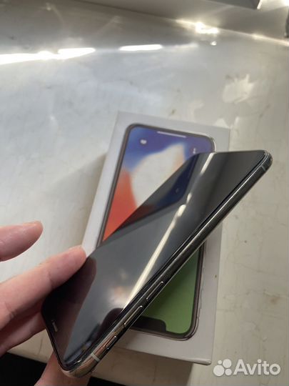iPhone X, 64 ГБ