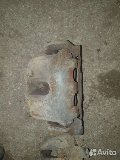 Суппорт тормозной передний Мерседес W164 W251 прав