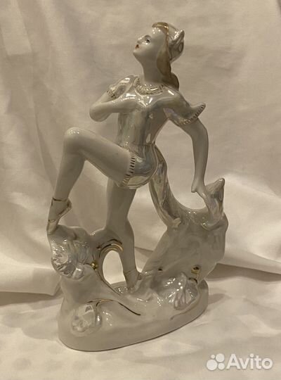 Фарфоровая статуэтка балерина