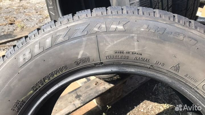 Bridgestone Blizzak LM-30 215/65 R16 98H