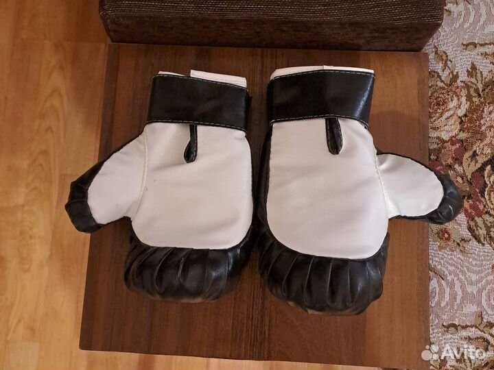 Боксерские перчатки