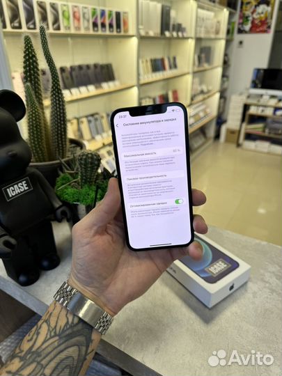 iPhone 12, 64 ГБ