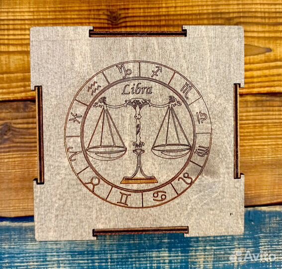 Мужской кожаный ремень с гравировкой