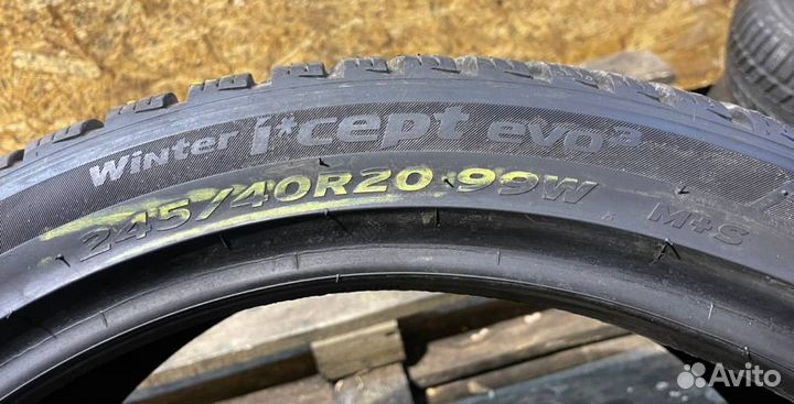 Hankook Winter I'Cept Evo 3 W330 245/40 R20