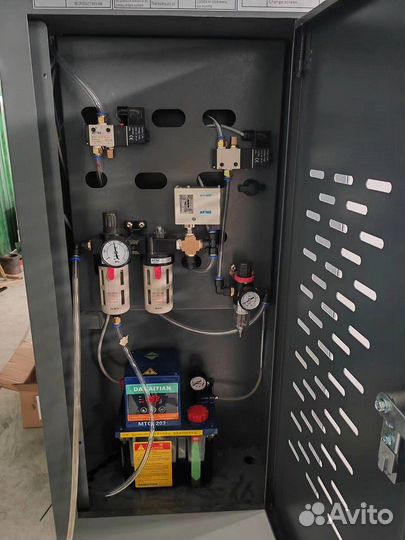 Вертикальный обрабатывающий центр с чпу MetalTec