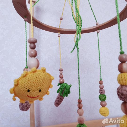 Музыкальный мобиль на кроватку