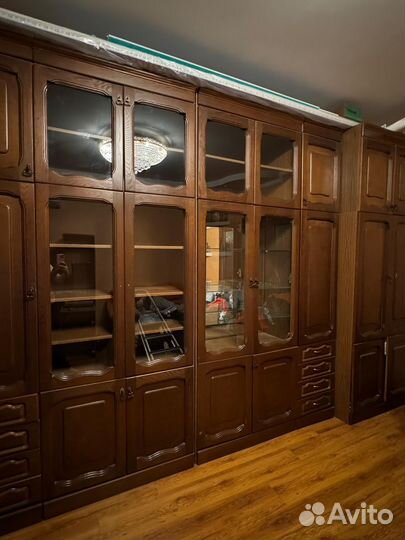 Стенка в гостиную массив