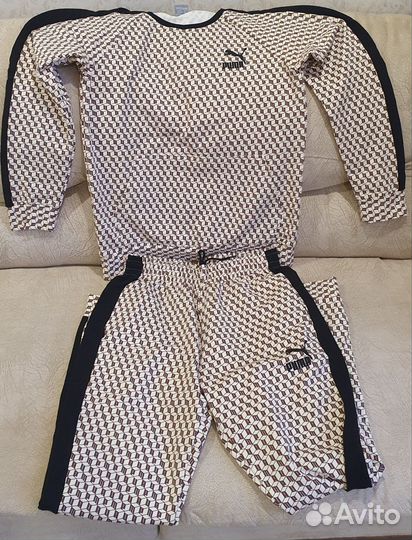 Мужской спортивный костюм