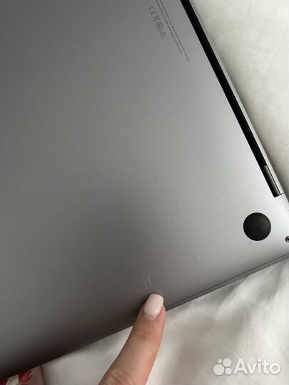 Apple MacBook pro 13 2019 touch bar