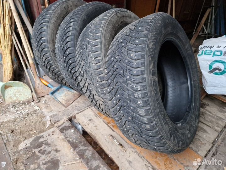 Nokian Tyres Hakkapeliitta 8 SUV 235/65 R17