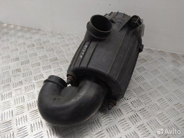 Б/У Корпус воздушного фильтра Европа. 1349549080