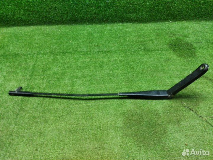Поводок стеклоочистителя Ford Focus 2 2005-2011