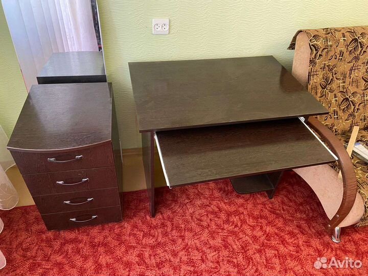 Стол и тумба