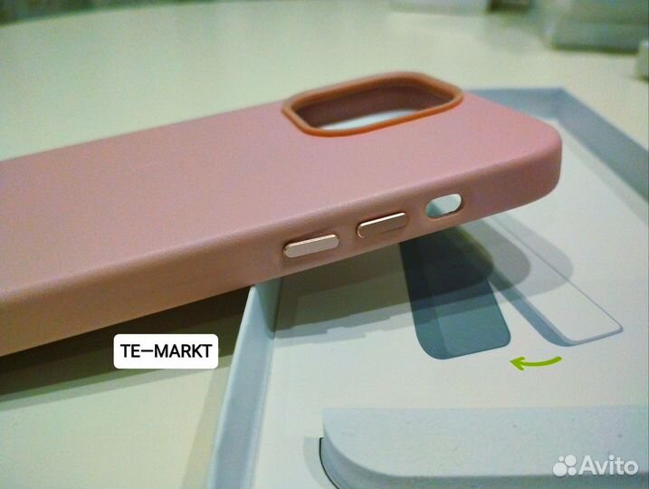 Чехол кожаный на iPhone 14 Pro Max. Розовый