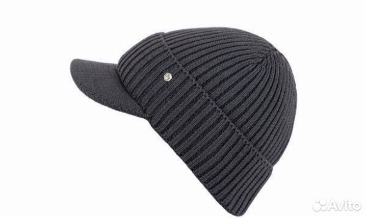 Шапка с козырьком из 90