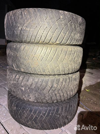 Goodyear Ultragrip Ice Arctic 235/70 R16 106T