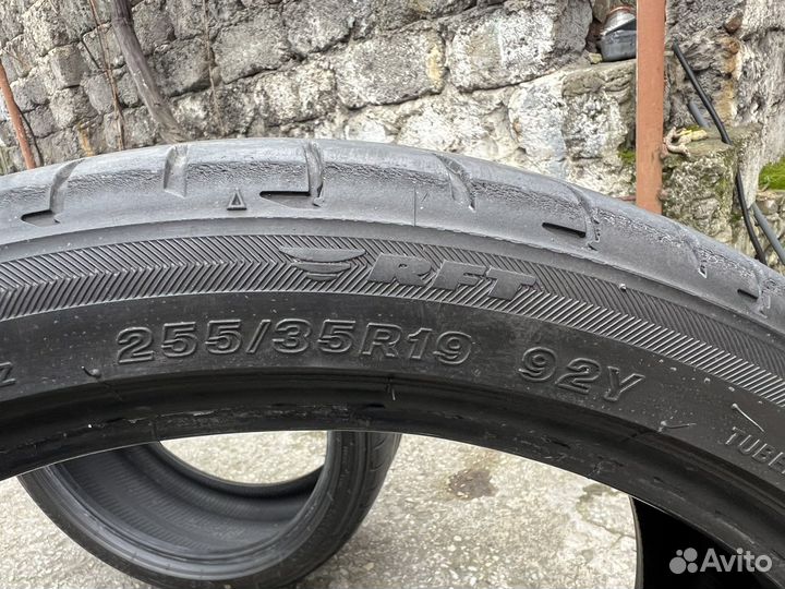 Bridgestone Potenza S001 225/40 R19 и 255/35 R19 89Y