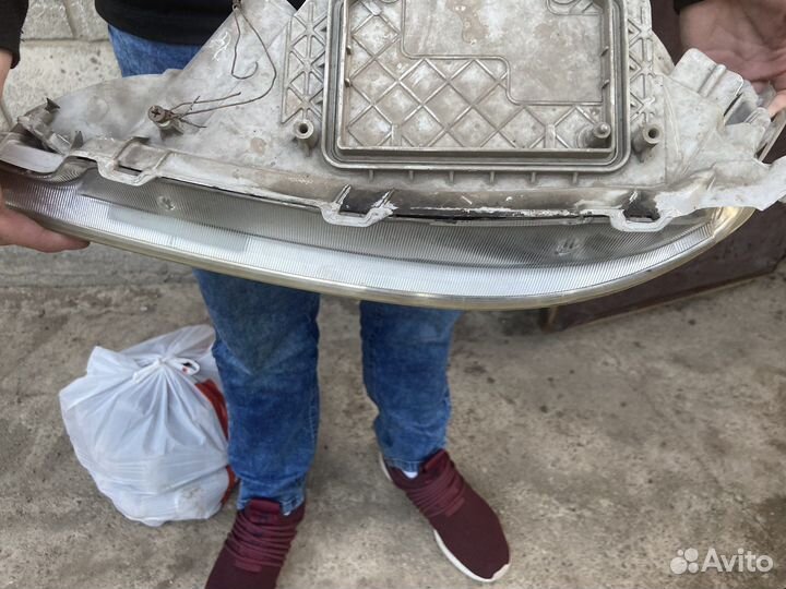 Фара правая Toyota Allion NZT 240