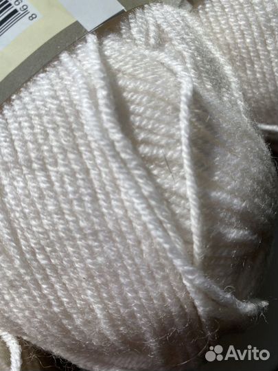 Пряжа YarnArt белая