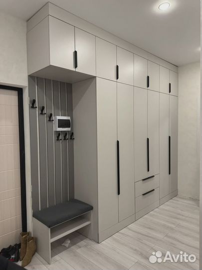 Шкаф в прихожую с антресолью