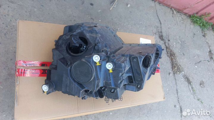 Правая фара skoda карок