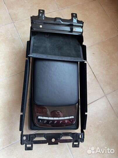 Подлокотник задний mercedes w221