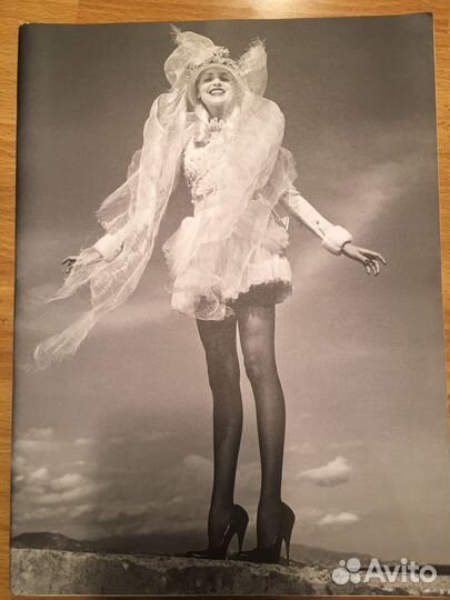 Фотографии Helmut Newton каталог для Аnna Molinari