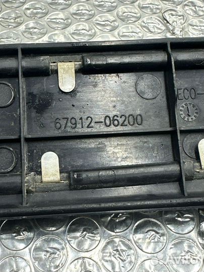 Накладка порога переднего левого Toyota Camry XV70